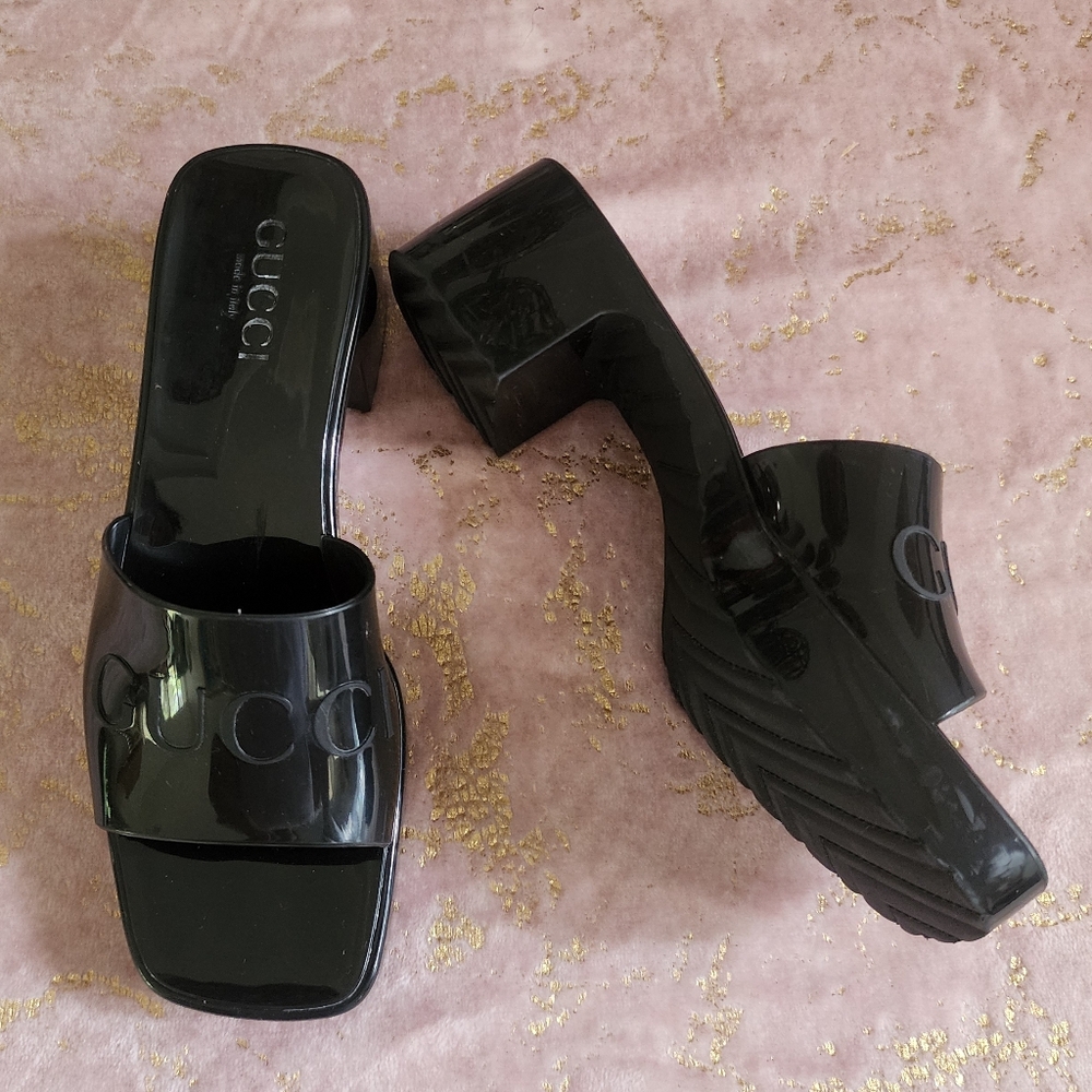 GUCCI | Black Sandals